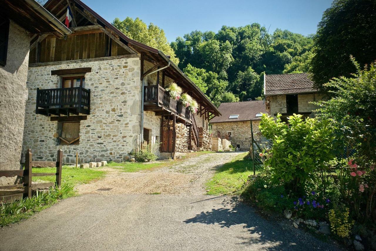 Chambres D'Hotes Des Lodges De La Cascade Yenne 外观 照片